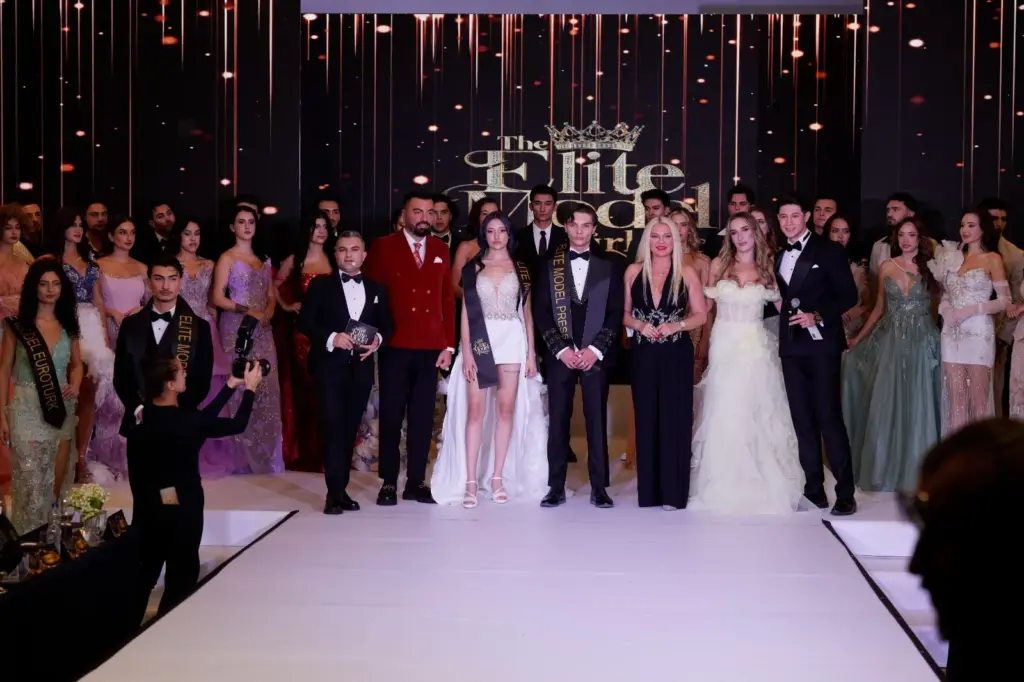 Melek Doğan imzalı defile finale damgasını vurdu